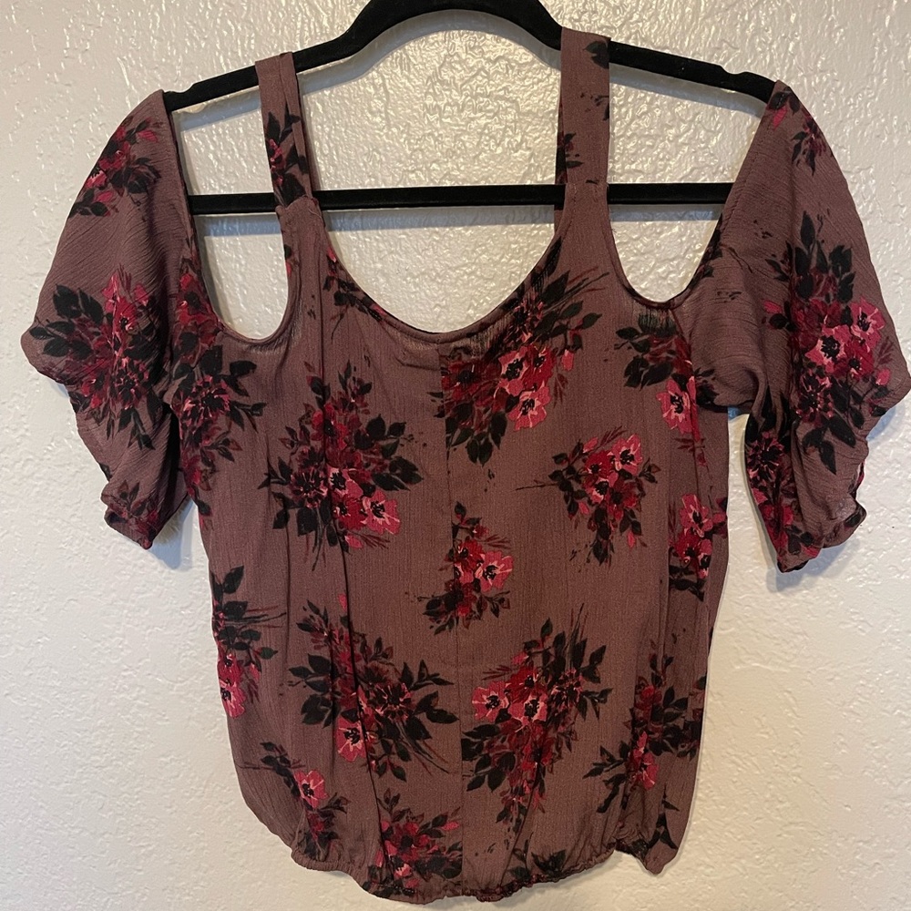 CHARLOTTE RUSSE TOP - Picture 2 of 3